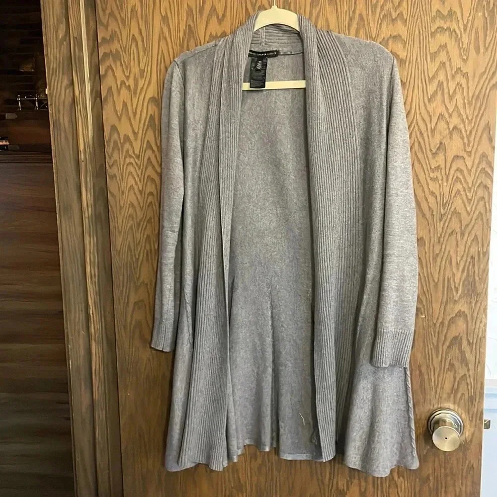 Gray White House Black Market Cardigan XS‎